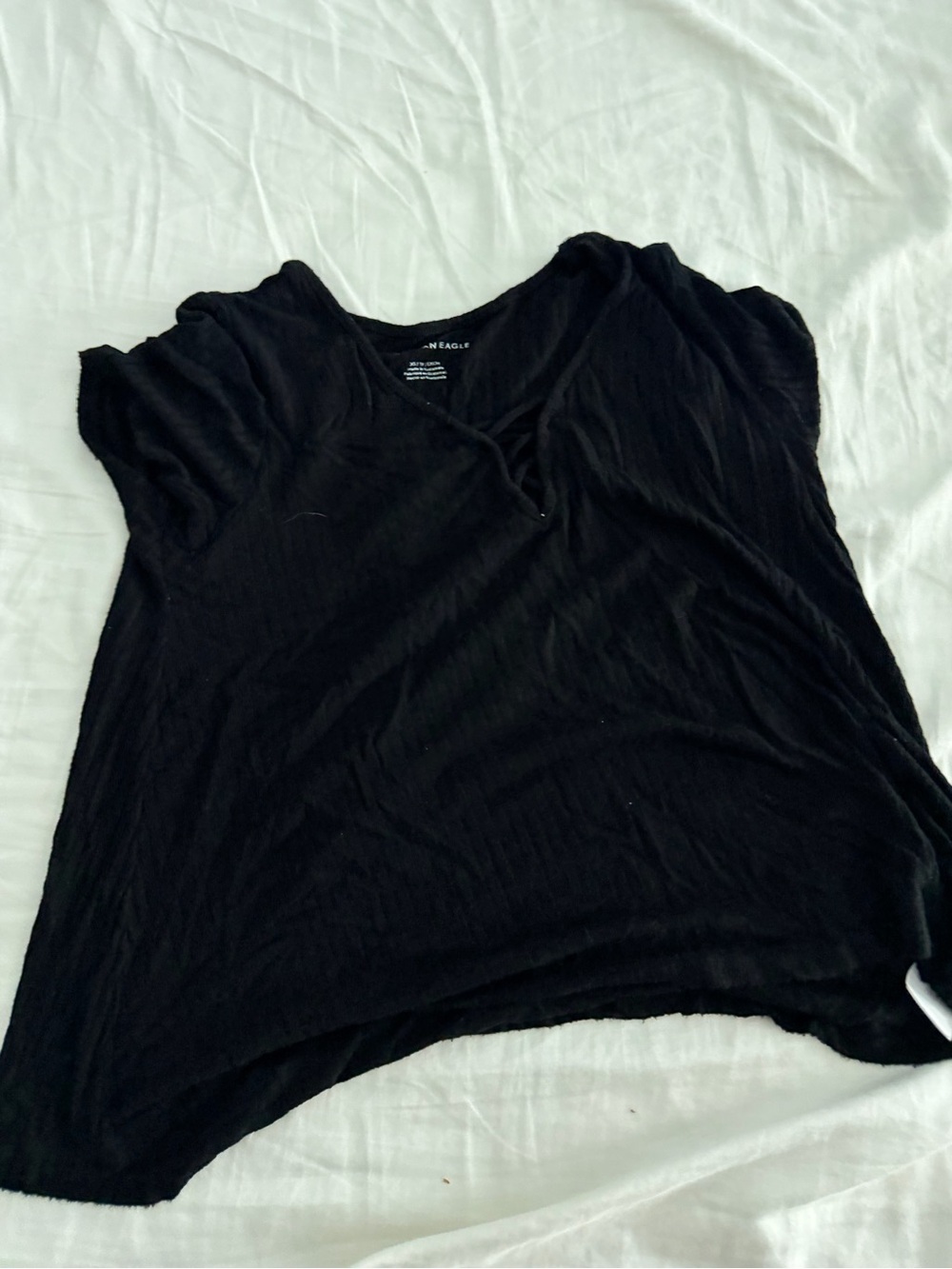 American Eagle Outfitters Black V-Neck Short Sleeve Tee